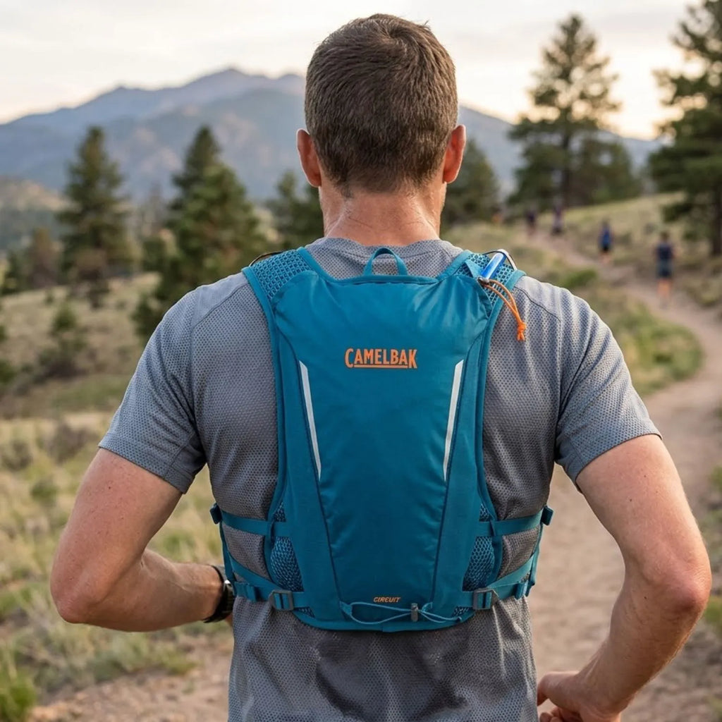 COLETE DE HIDRATACAO CAMELBAK CIRCUIT RUN VEST 50OZ / 1,5L - CORSAIR TEAL (AZUL)