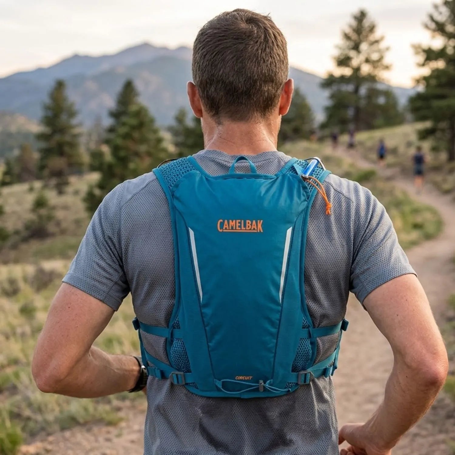 COLETE DE HIDRATACAO CAMELBAK CIRCUIT RUN VEST 50OZ / 1,5L - CORSAIR TEAL (AZUL)